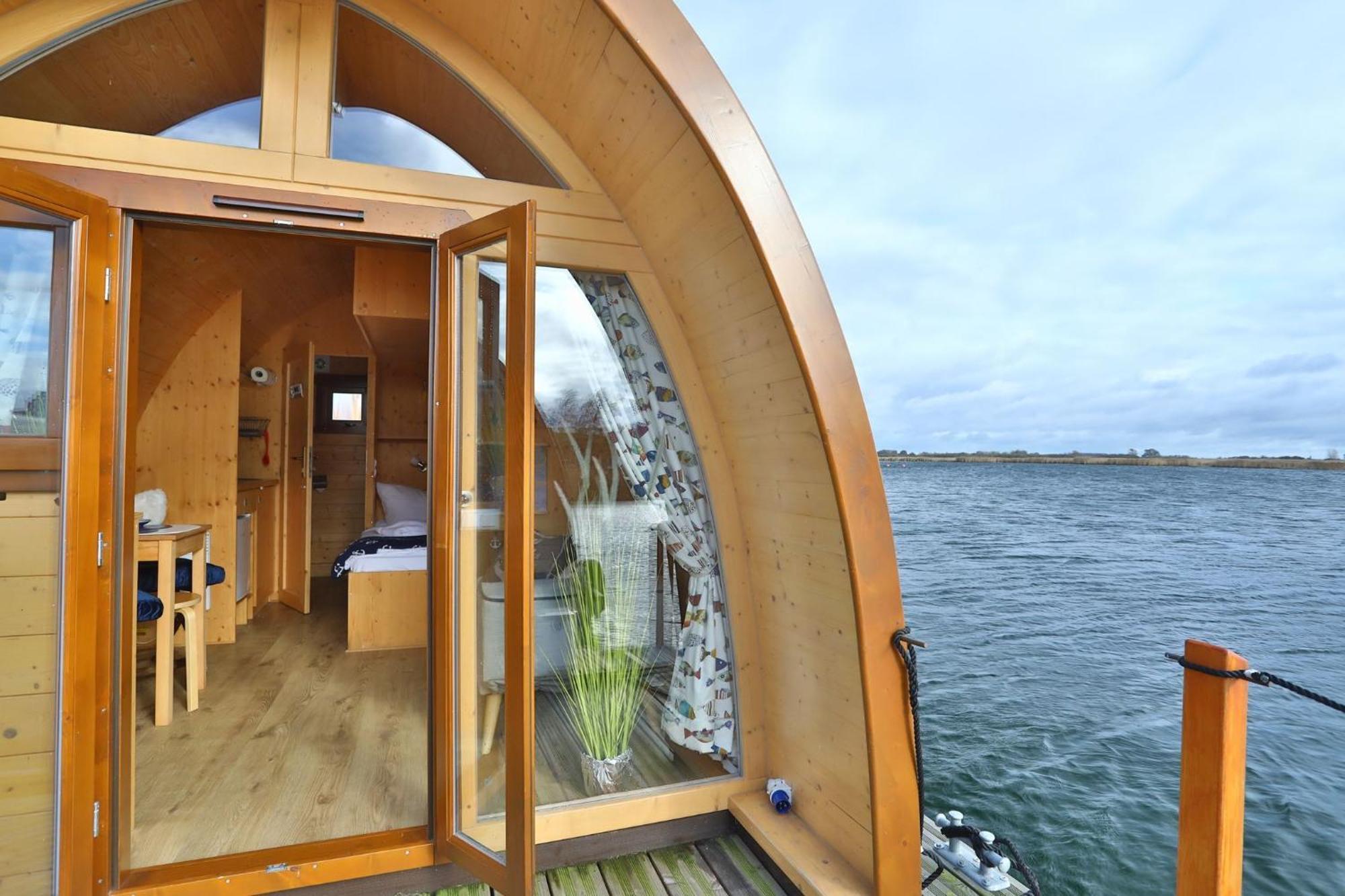 Hausboot Captain Hook Gager Luaran gambar